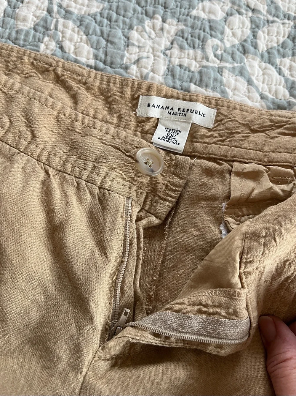 Banana Republic flowy linen Pants in Light Khaki